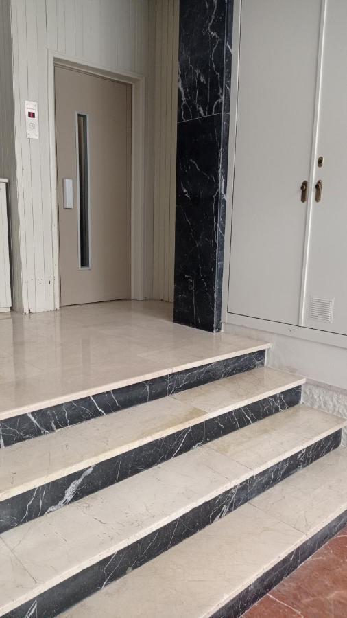 Apartamentos Centro Малага Екстериор снимка